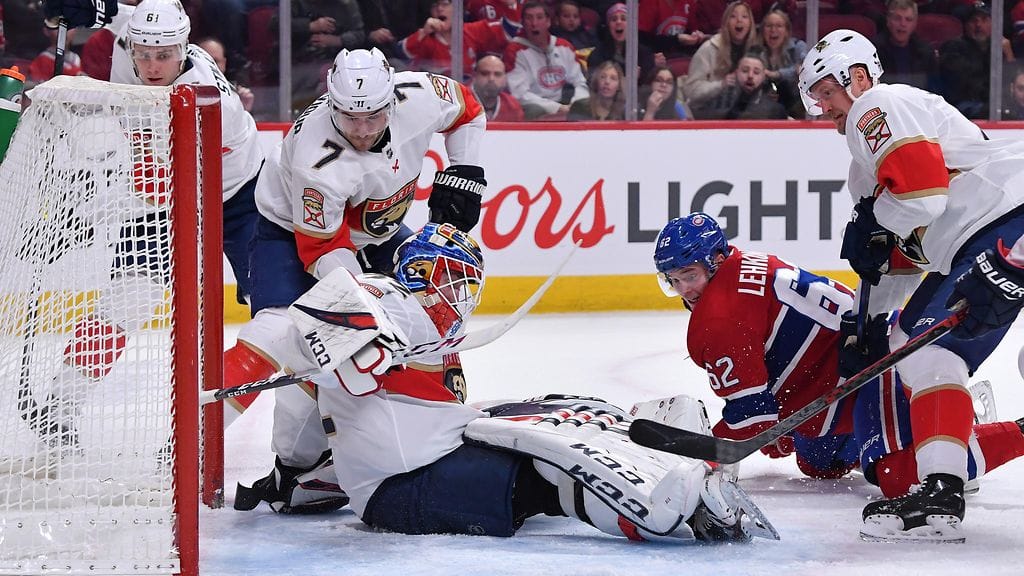 Artturi Lehkonen runnoi kiekon Florida Panthersin maaliin.
