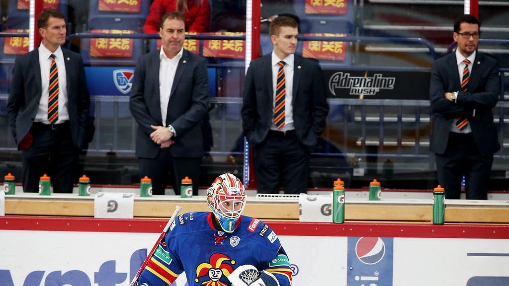 Tomas Westerlund (keskellä) kuului Jokerien valmennustiimiin Erkka Westerlundin, Hannu Virran ja Markus Kettererin kanssa.