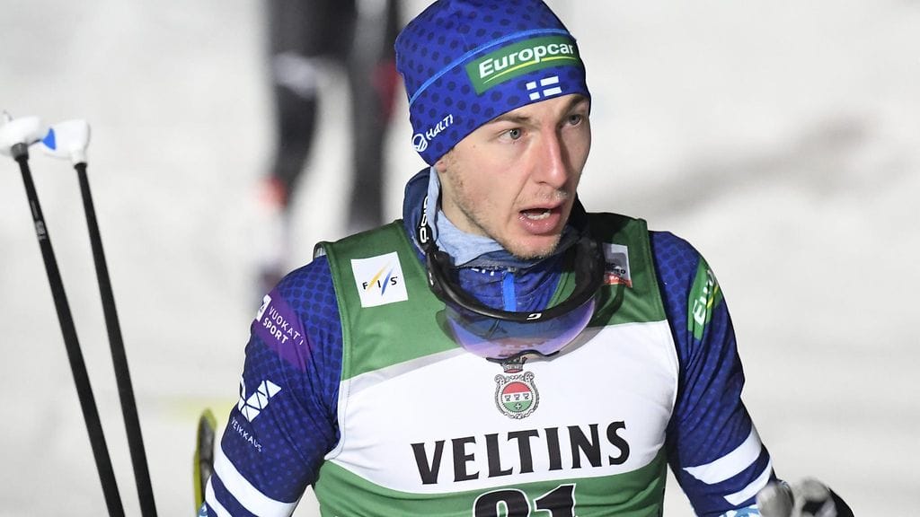 Ilkka Herola paranteli asemiaan hiihdossa Seefeldissä.