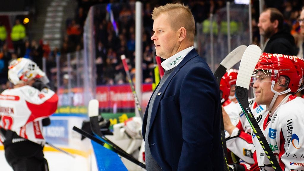 Ari-Pekka Pajuluoma valmentaa loppukauden Kokkolan Hermestä.