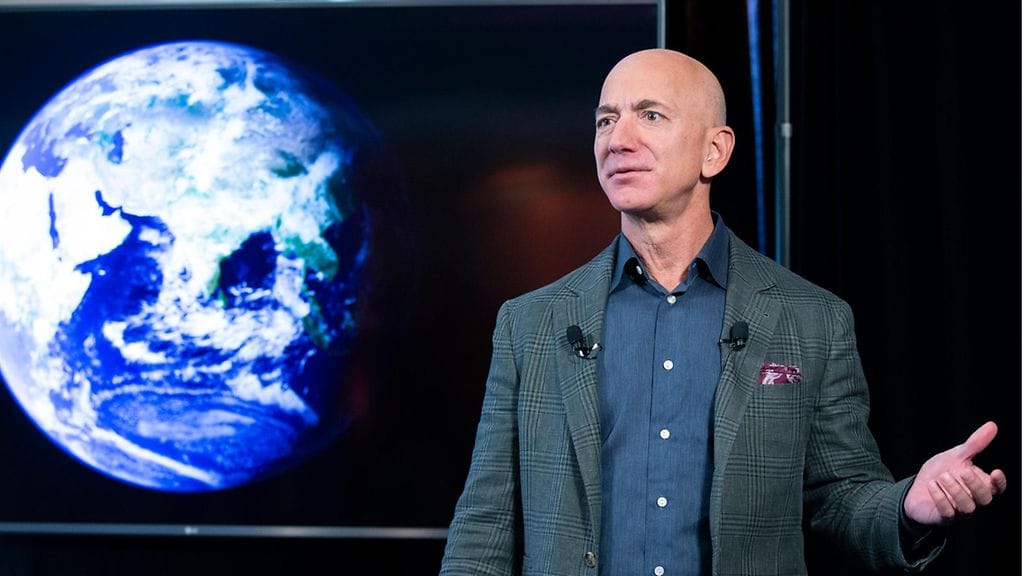Jeff Bezos on tällä hetkellä maailman neljänneksi rikkain ihminen.