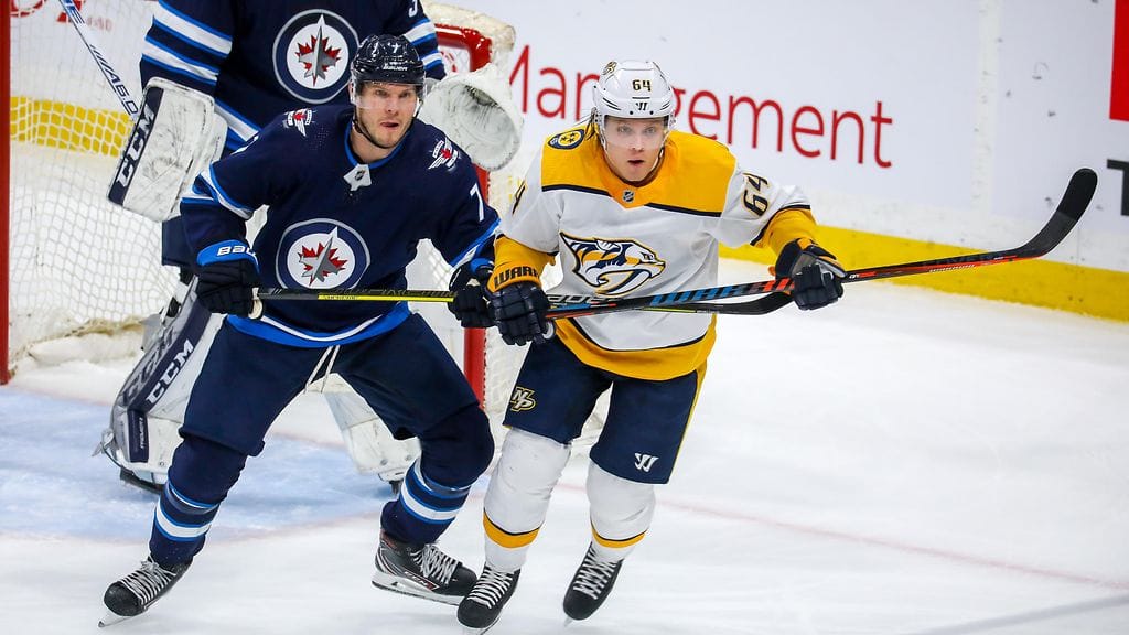 Mikael Granlund Winnipegin maalilla.