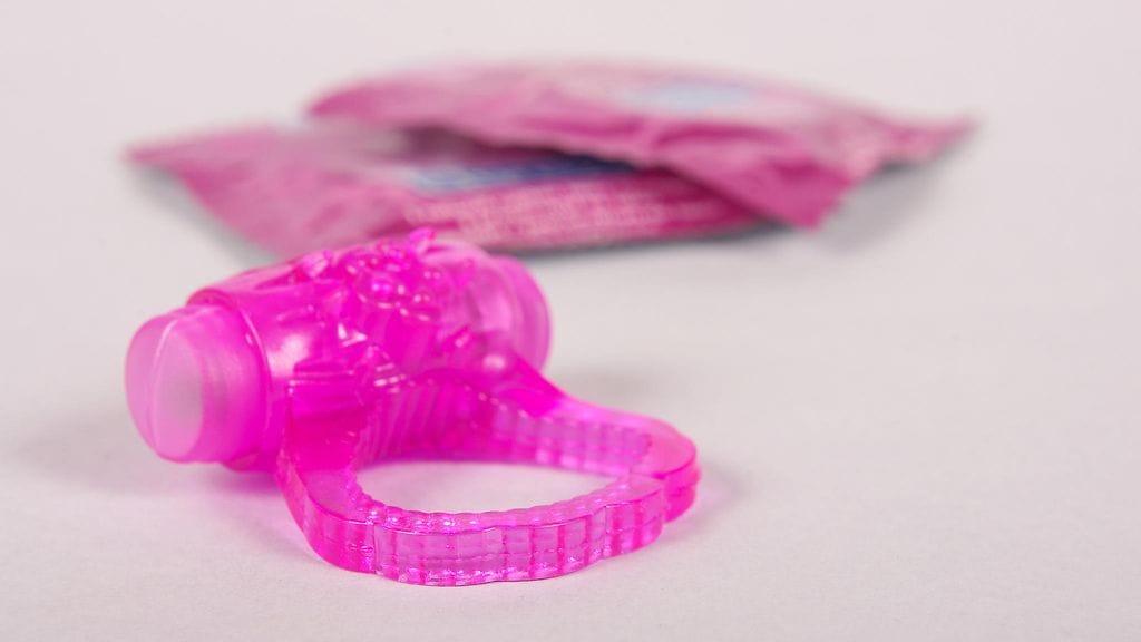 vibraattori, penisrengas, kondomit