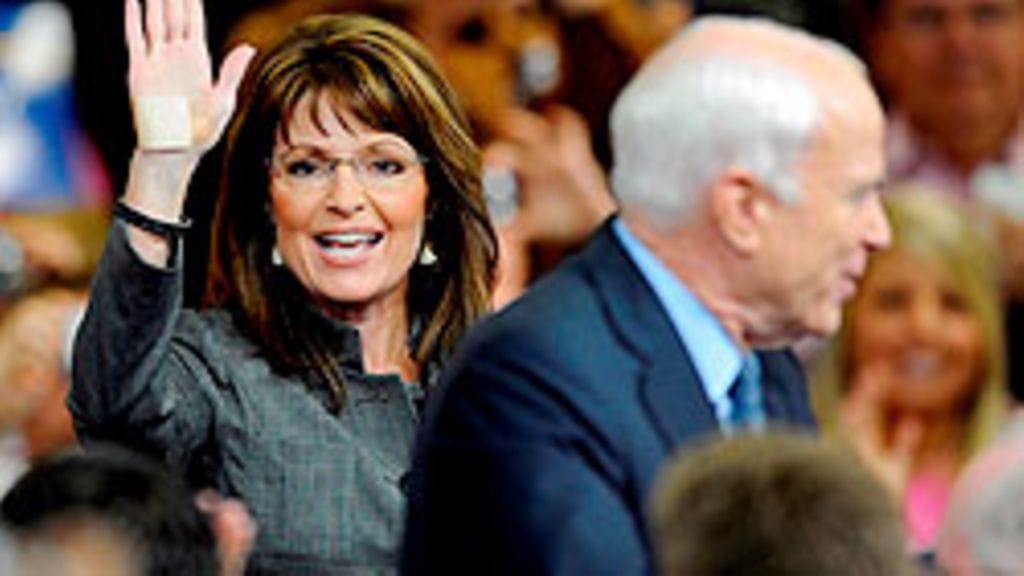 Sarah Palin ja John McCain (Kuva: EPA/TANNEN MAURY)