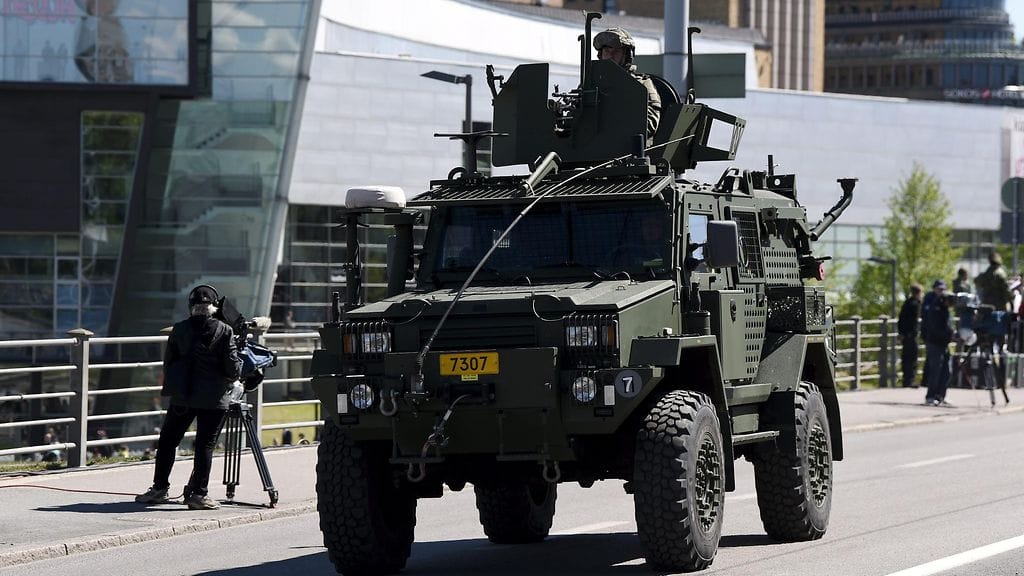 RG32M-partioajoneuvo Puolustusvoimain lippujuhlan päivän valtakunnallisen paraatin ohimarssi Helsingissä 4. kesäkuuta 2017.