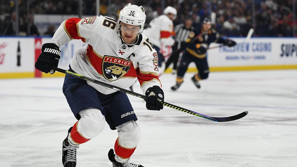 Aleksander Barkov on palaamassa piakkoin tositoimiin.