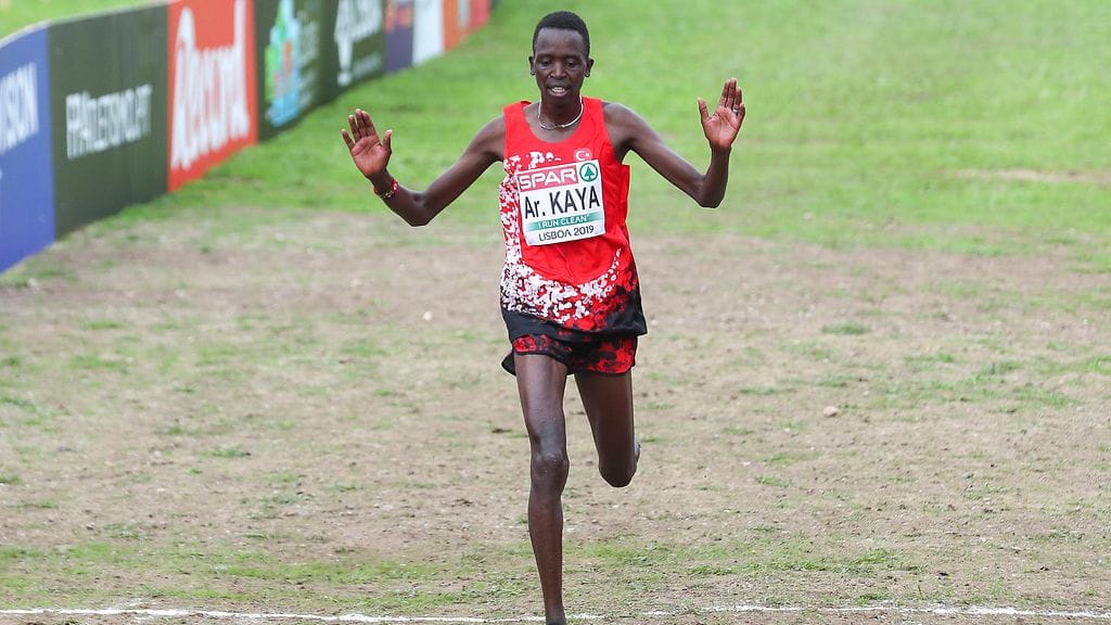 Aras Kaya juoksi Lissabonissa EM-hopeaa.