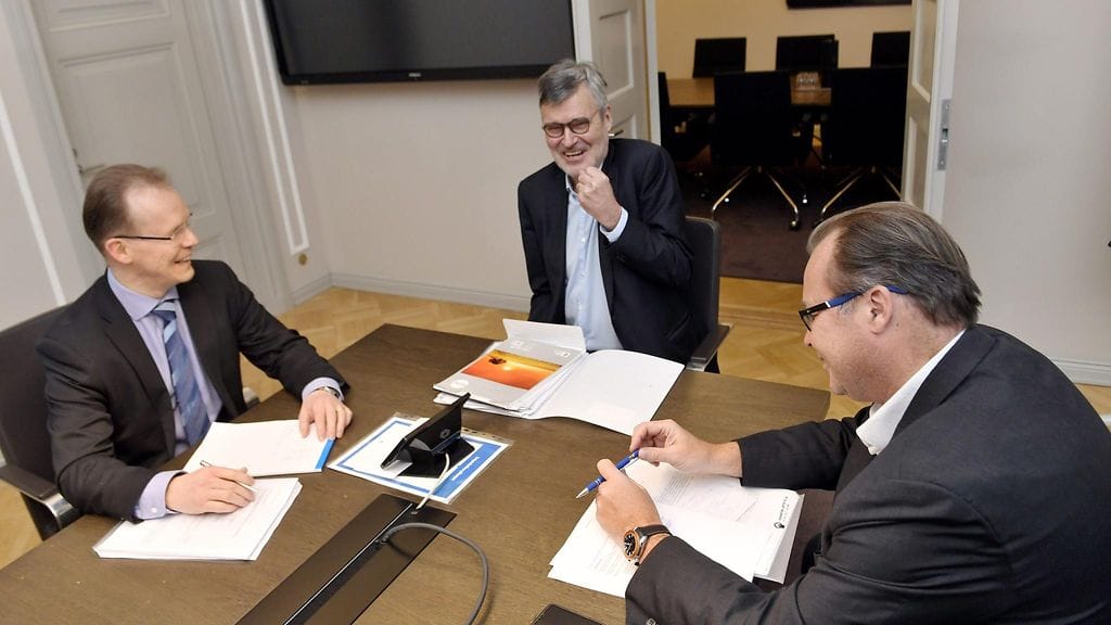 Kuvaa neuvotteluista helmikuun alusta.