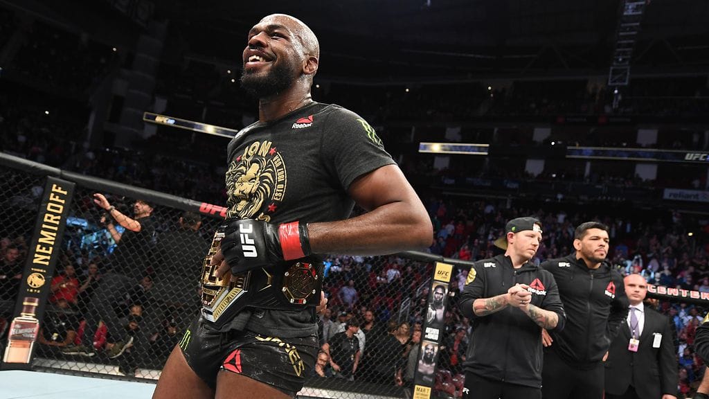 Jon Jonesille ei löydy pysäyttäjää.