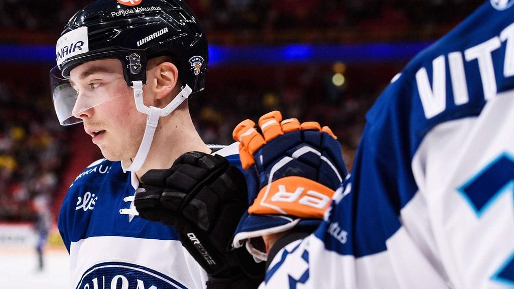 Joel Mustonen teki Suomen ainoan maalin Ruotsia vastaan.