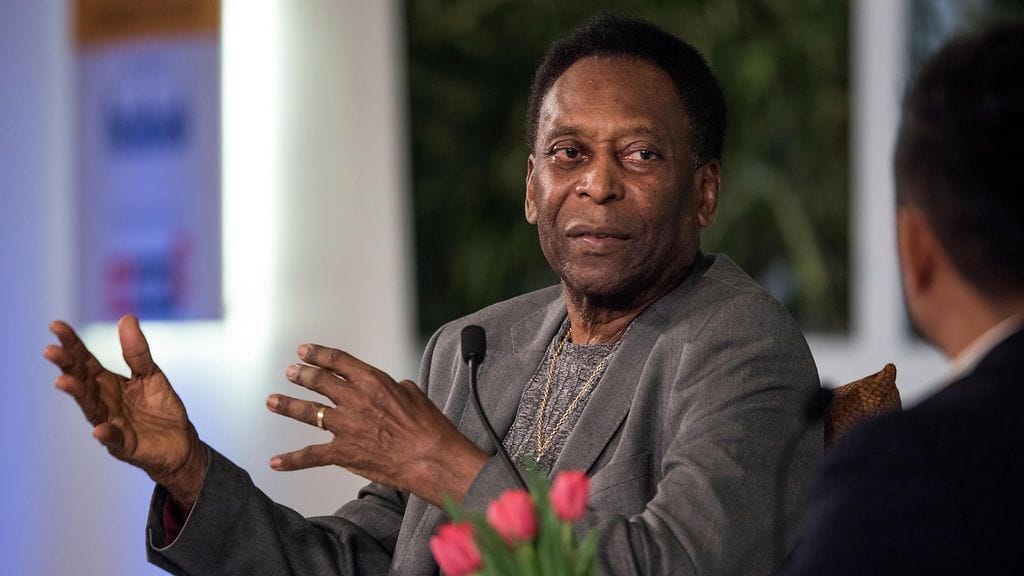 Pele ei juuri poistu kodistaan, kertoo hänen poikansa Edinho.