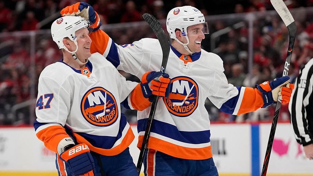 Leo Komarov (vas.) osui toisessa erässä.