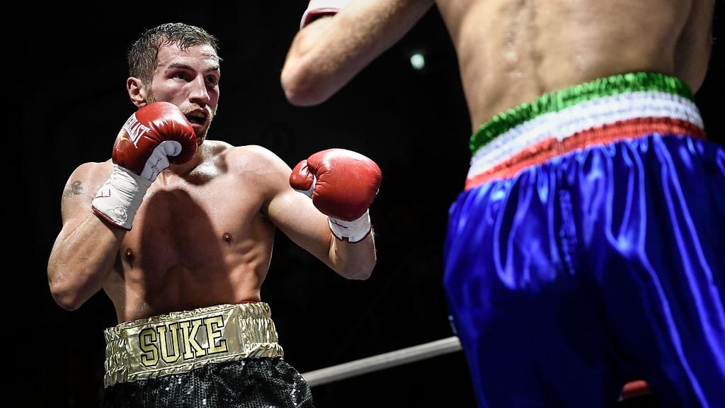 Edis Tatli kukisti Francesco Pateran EM-ottelussa Turussa vuonna 2017, mutta menetti tittelivyön saman vuoden joulukuussa.