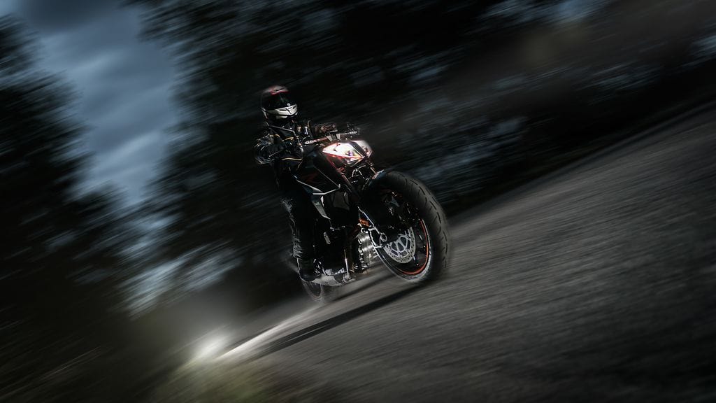 Vahvassa humalassa ollut mies suistui ojaan varastetulla moottoripyörällä Kemissä.