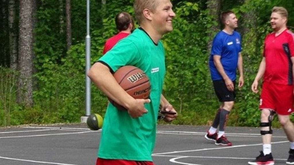 Koripalloilu on ollut aina iso osa Johannes Lasaroffin elämää.