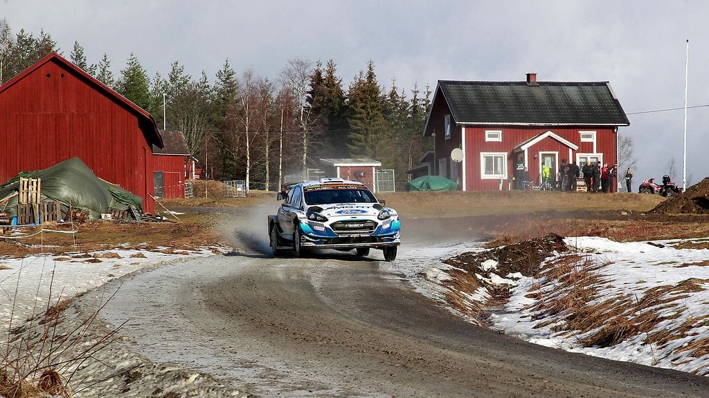 Esapekka Lappi vauhdissa Ruotsin MM-rallissa lauantaina.