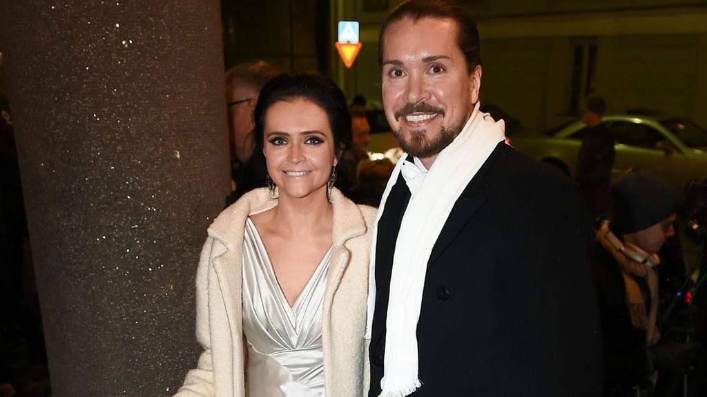 Elokuvaohjaaja Taneli Mustonen ja Ella Kunnas edustivat yhdessä Linnan juhlissa vuonna 2015.