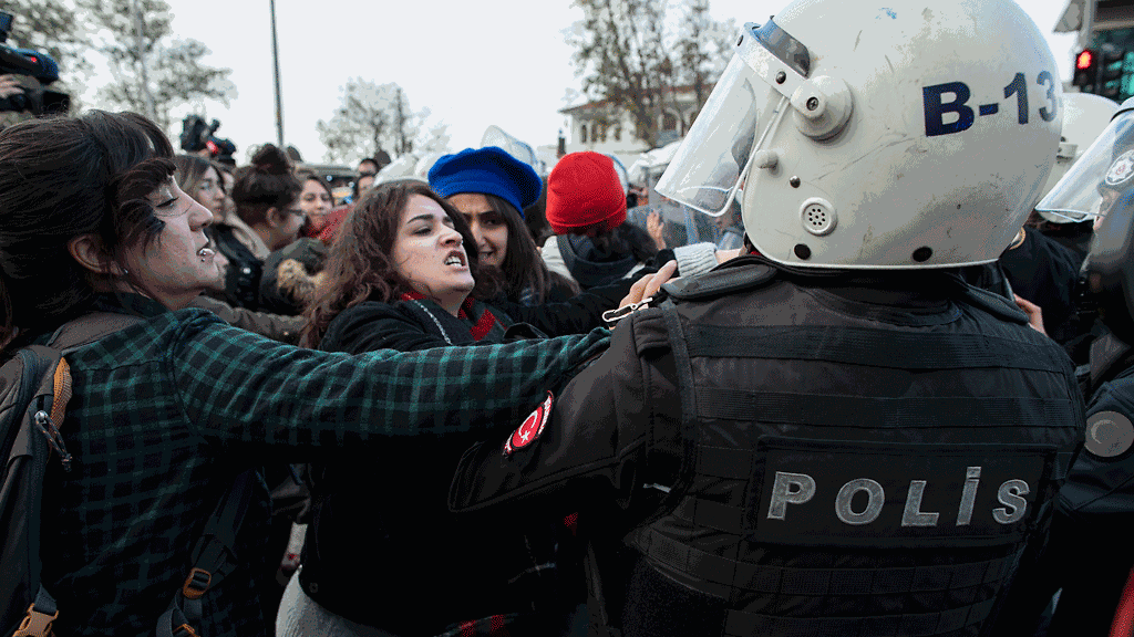 Kuva mellakasta Istanbulissa joulukuussa.