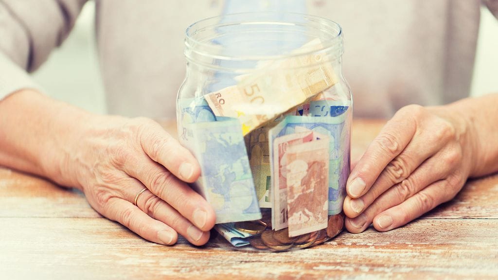 Sheila Woodcock eli vaatimatonta elämää ja puhui harvoin raha-asioista. Siksi kaikille tulikin yllätyksenä se, että nainen paljastui kuolemansa jälkeen miljonääriksi, kertoo Newcastle Herald.