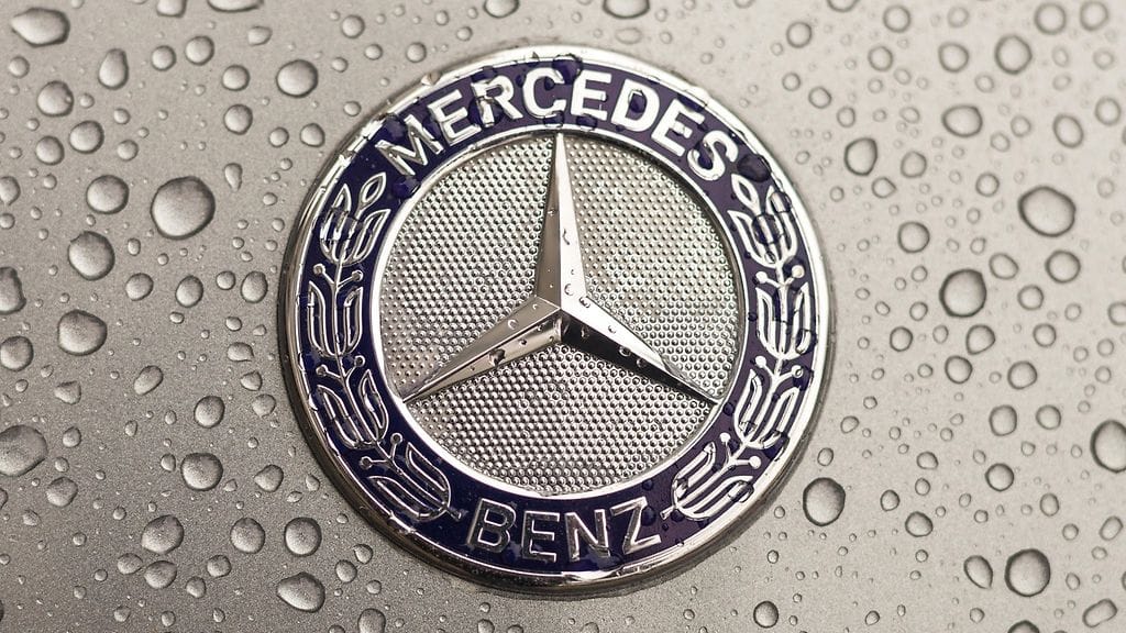 mercedes-benz logo