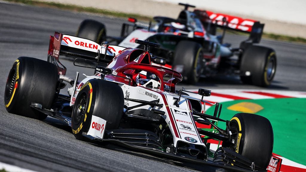 Kimi Räikkönen pääsi ensimmäistä kertaa Alfa Romeon puikkoihin Barcelonan talvitesteissä.