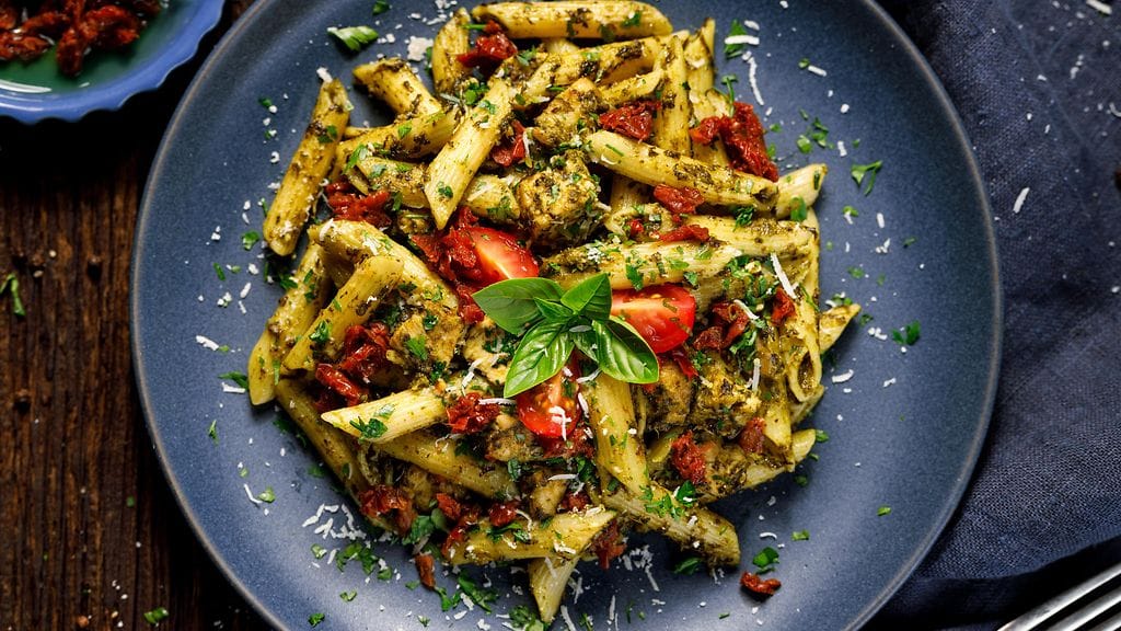 Älä heitä pois aurinkokuivattujen tomaattien öljyä!