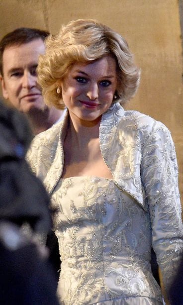 Emma Corrin prinsessa Dianan roolissa
