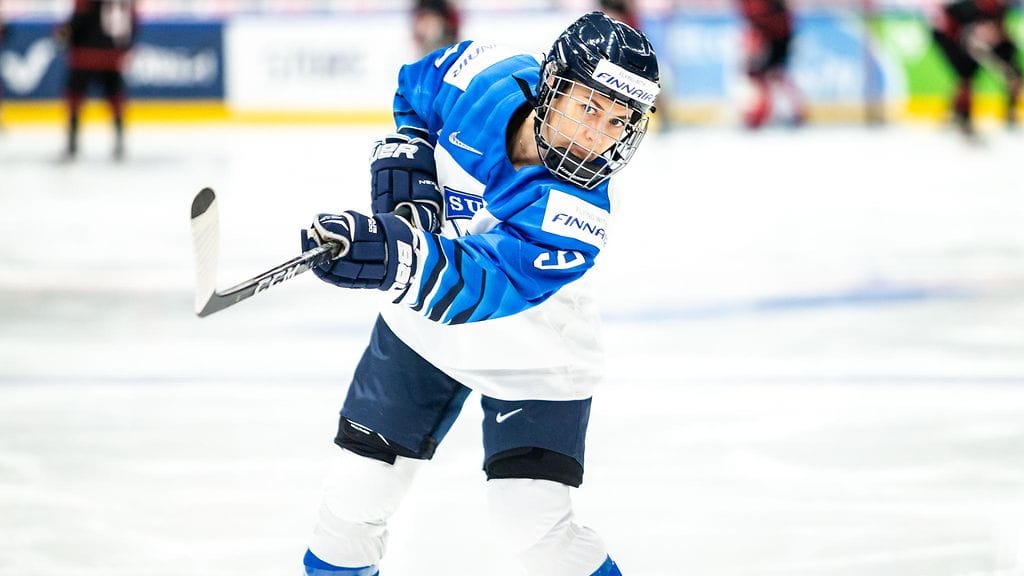 Venla Hovi lukeutui urallaan Naisleijonien tähtipelaajiin.