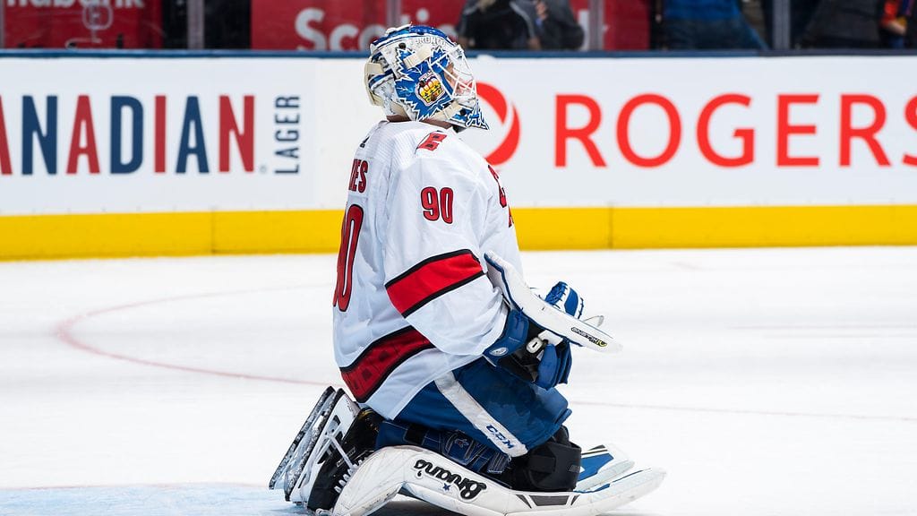 David Ayres torjui Carolina Hurricanesin voittoon elämänsä ensimmäisessä ja luultavasti ainoassa NHL-ottelussa.