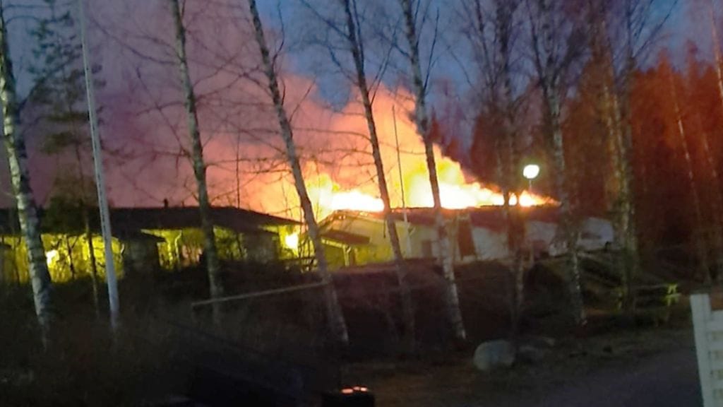 Kouvolan rivitalopalo riehui rajusti varhain aamulla.