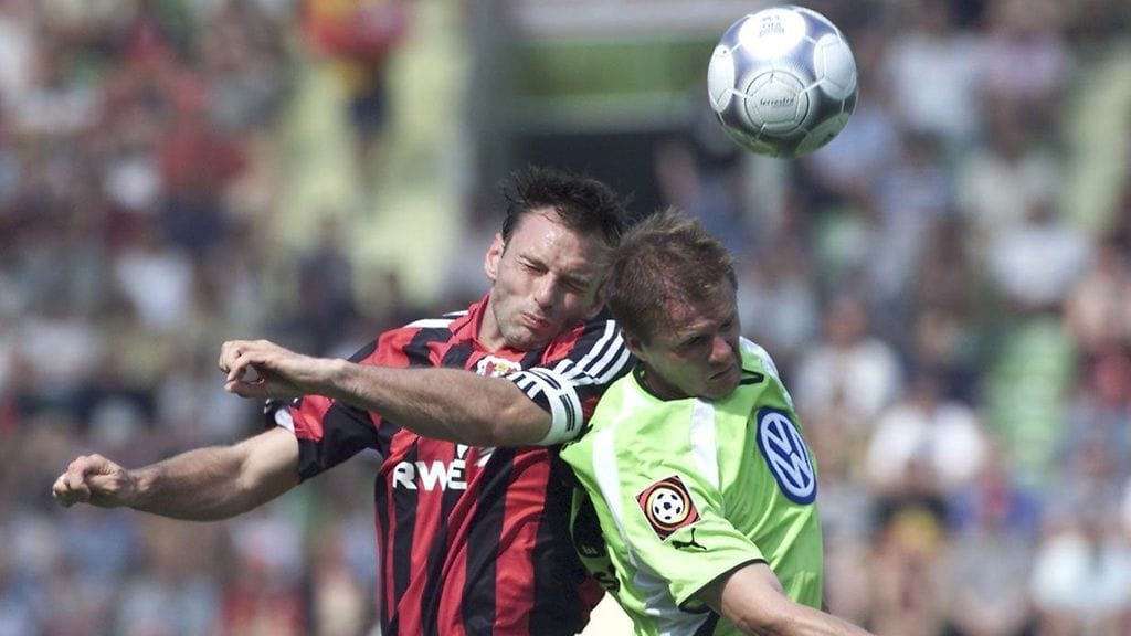 Toistuvan pallon puskemisen on tutkittu olevan haitallista aivoille pidemmällä aikavälillä.