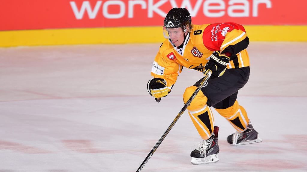 Sam Lofquist esiintyi SaiPan paidassa myös CHL-otteluissa.