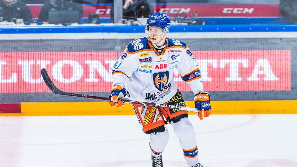 Sebastian Repo pelasi Tapparassa kausiila 2016–2017 ja 2017–2018.