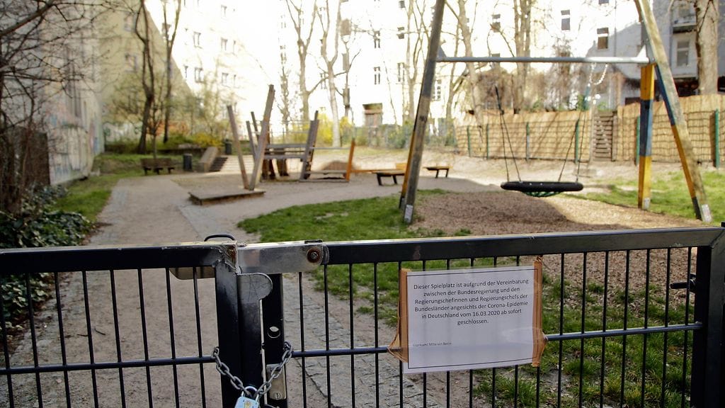 Berliini korona Saksa koronavirus ulkonaliikkumiskielto