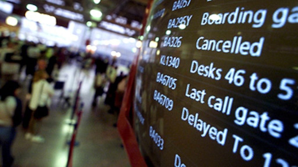 Suurilla eurooppalaisilla lentokentillä, kuten Brysselissä, Berliinissä ja Lontoon Heathrow'lla, on havaittu järjestelmäongelmia, jotka ovat johtaneet lentojen viivästyksiin ja perumisiin.