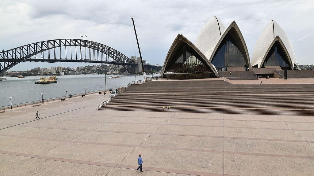 Korona runtelee jälleen Australian Sydneytä.