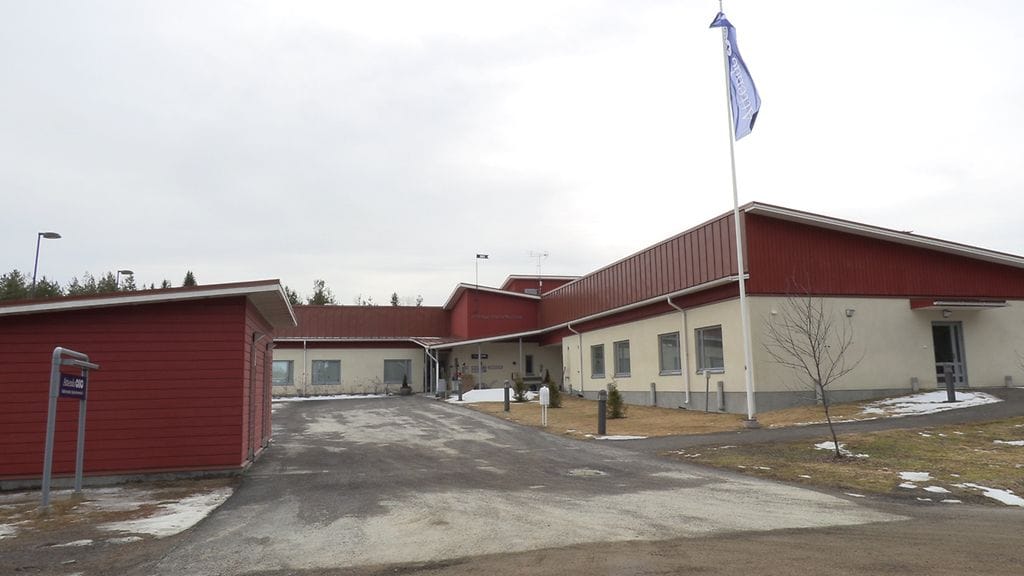 Kiuruveden hoivakotitragedia on noussut hoivakodeissa ilmenneiden koronakuolemien symboliksi. Koronavirus on vienyt kymmenien vanhusten hengen hoivakodeissa myös esimerkiksi Helsingissä.