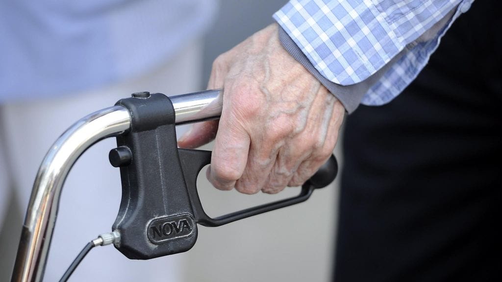 Henkirikos ilmeni, kun naapuri huolestui, miksei vanhaan mieheen saa yhteyttä. Kuvituskuva.