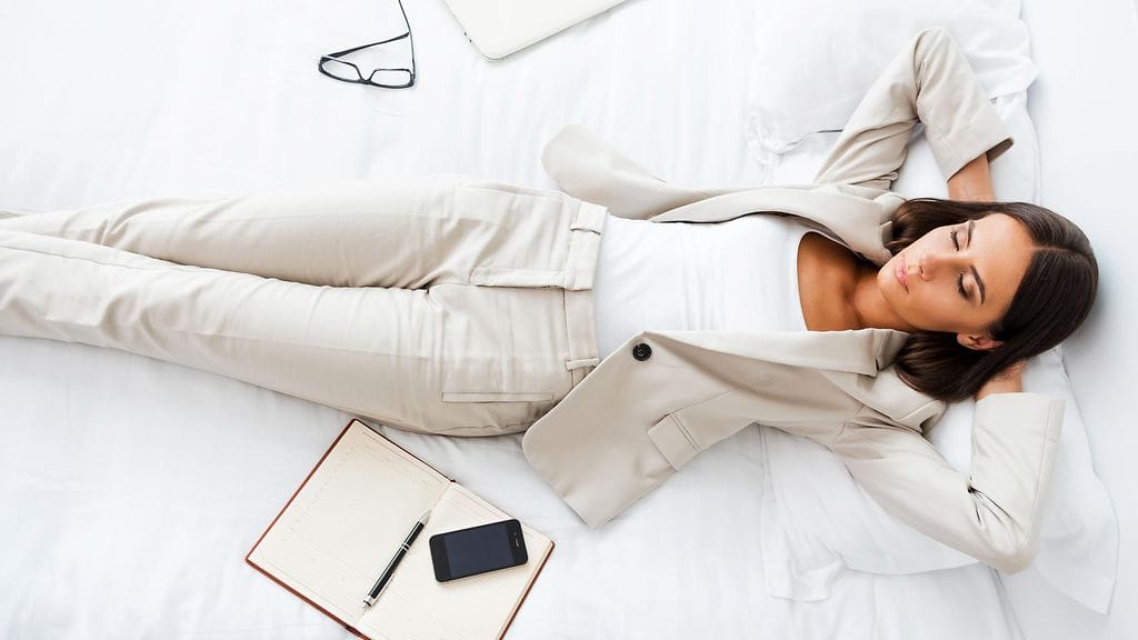 sängyllä työskentely