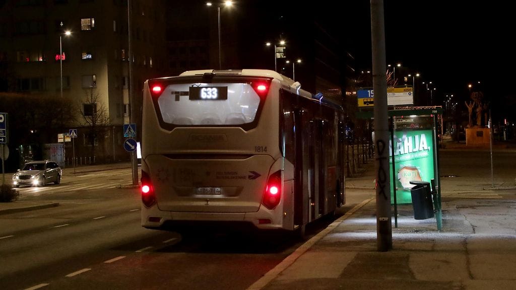 Kuvituskuvaa HSL:n linja-autosta.