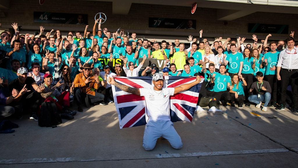 Mercedes ajatti Lewis Hamiltonin kuudenteen maailmanmestaruuteensa yli 400 miljoonalla dollarilla.