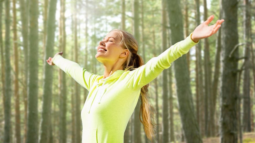 Luonnossa liikkuminen nostaa tutkitusti mielialaa. Kuvituskuva.