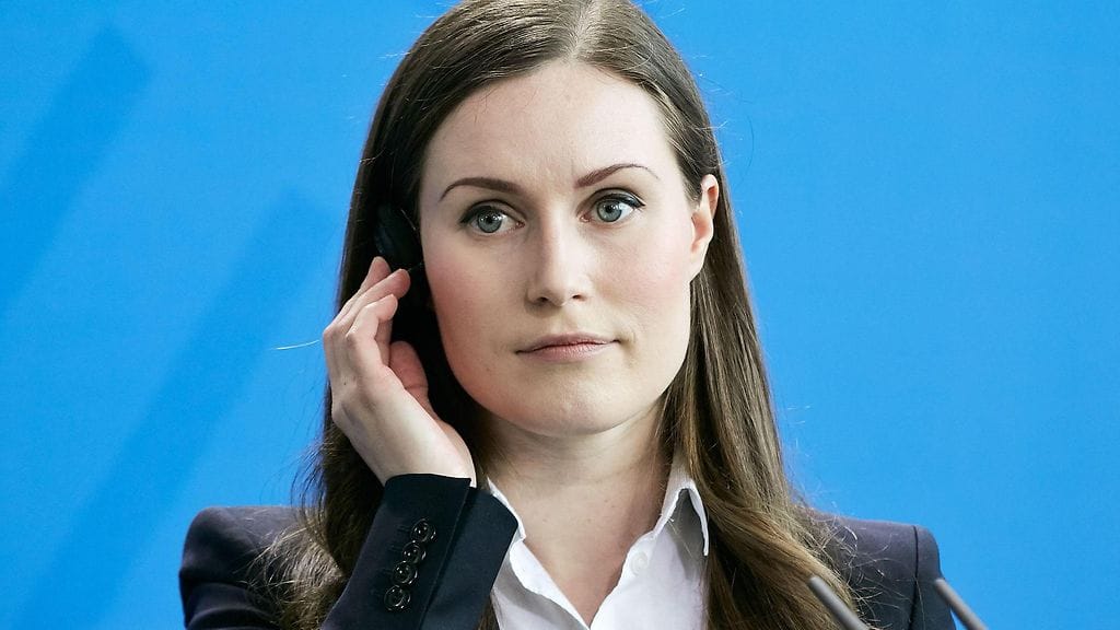 Sanna Marin on hallituksineen vaikean päätöksen edessä.