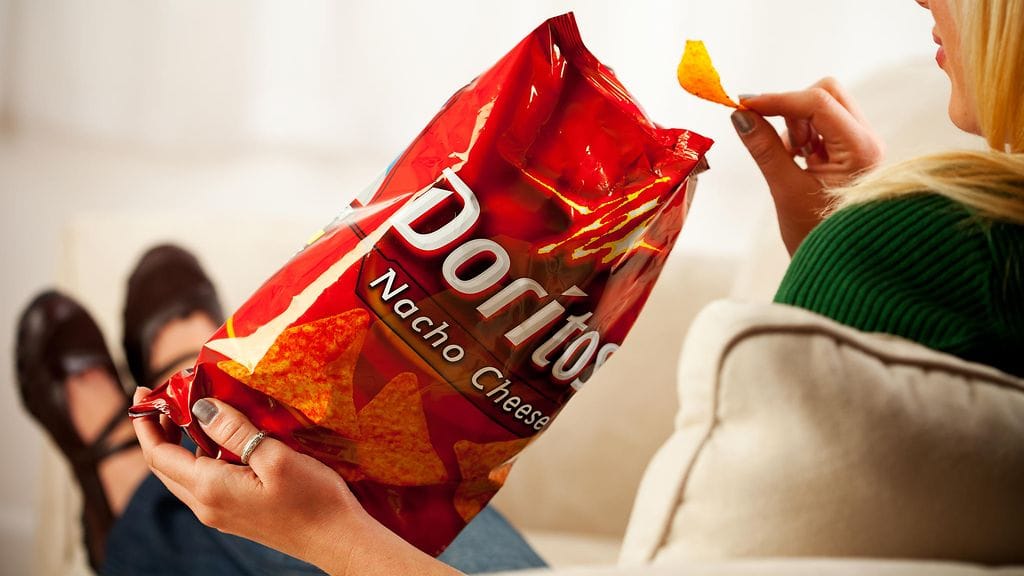 Australialaisen Ryleen isä oli ostanut pussin Doritos-sipsejä. Siitä alkoi melkoinen seikkailu. Kuvituskuva.