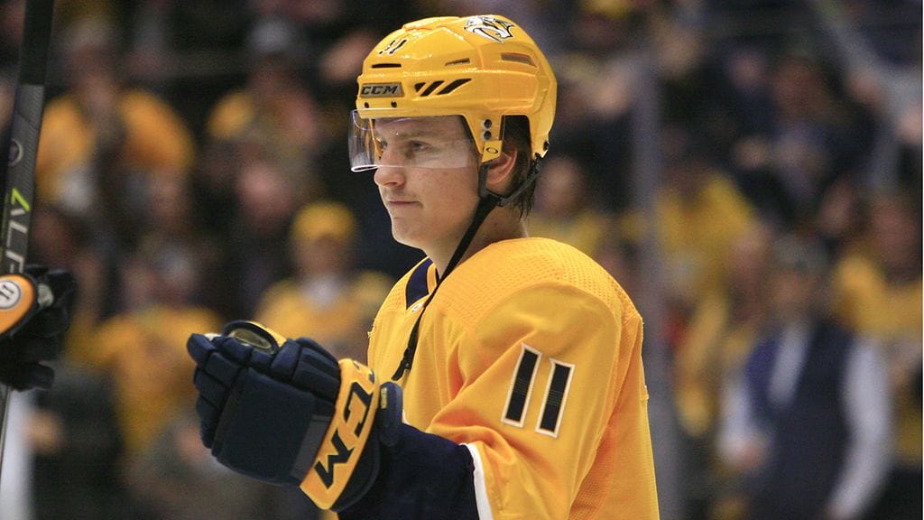 Eeli Tolvanen (kuvassa) on tahkonnut tällä kaudella AHL-sarjassa.