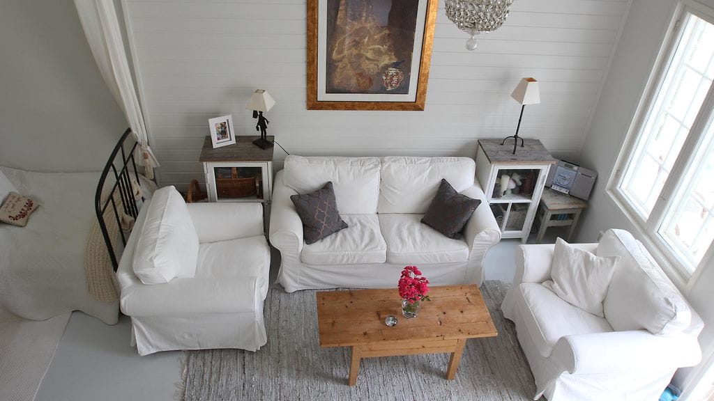 SKK6_Eps4_Hanko_Olohuone_ylakulma_Kuvaaja_Emmi_Heijari