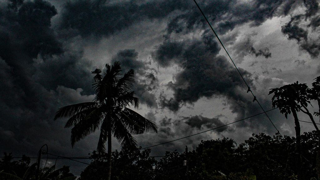 Ainakin 130 miljoonaa ihmistä oli ilman sähköä Bangladeshissa tiistaina.