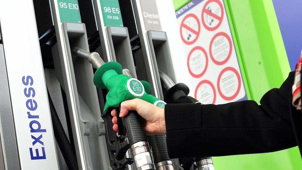 Polttoaineen saatavuudesta AKT:n lakon alla ollaan kahta mieltä.