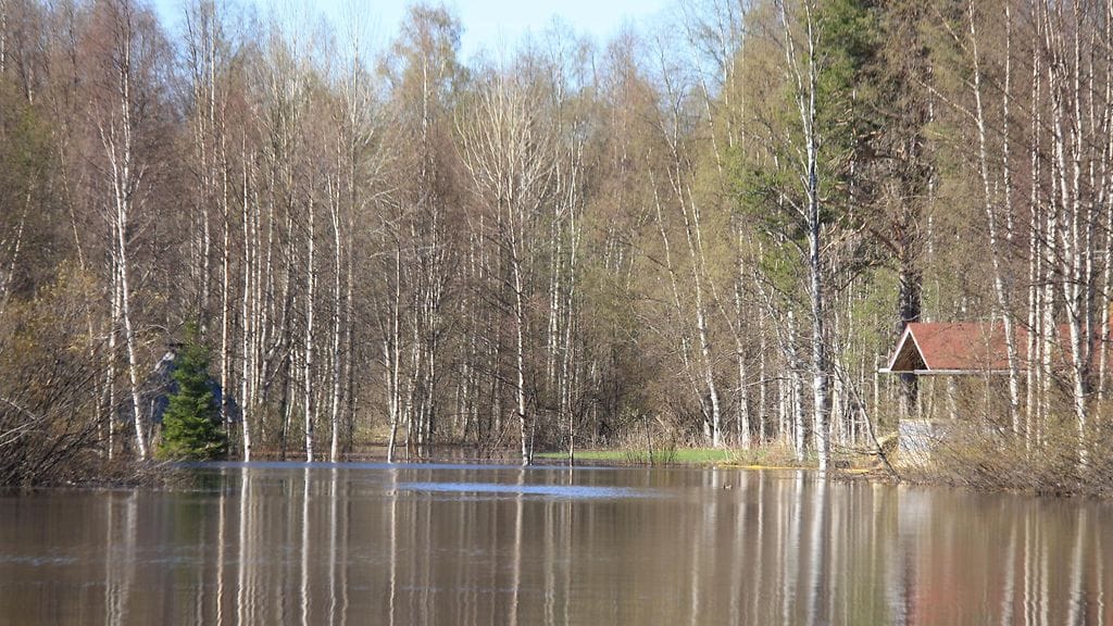 Vesi on noussut Rovaniemellä paikoin jo todella paljon.
