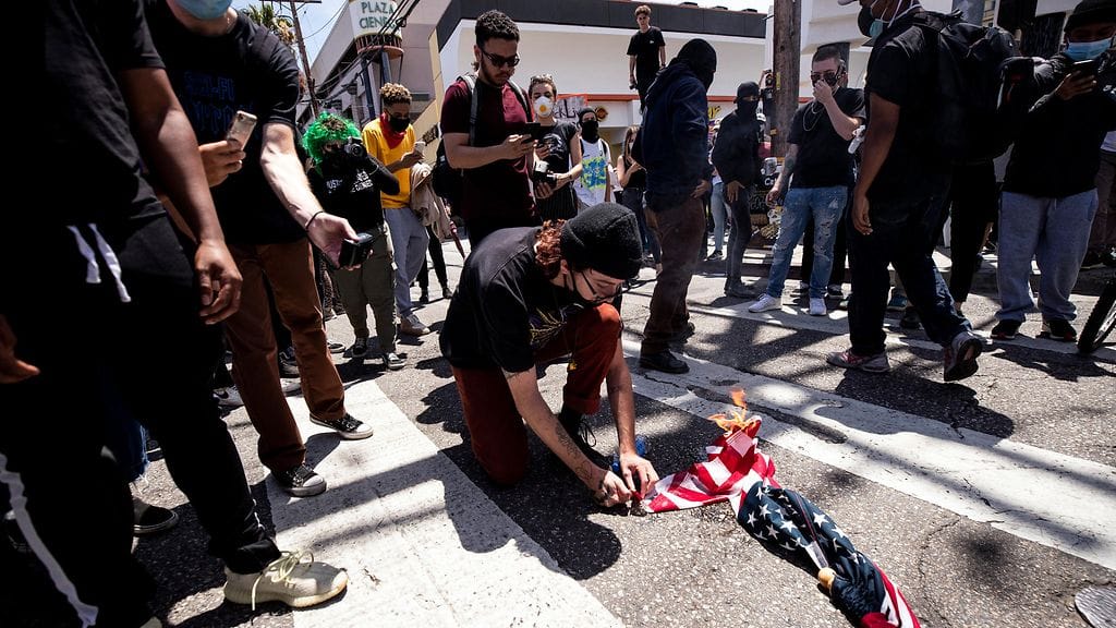 aop floyd miekkarit 3